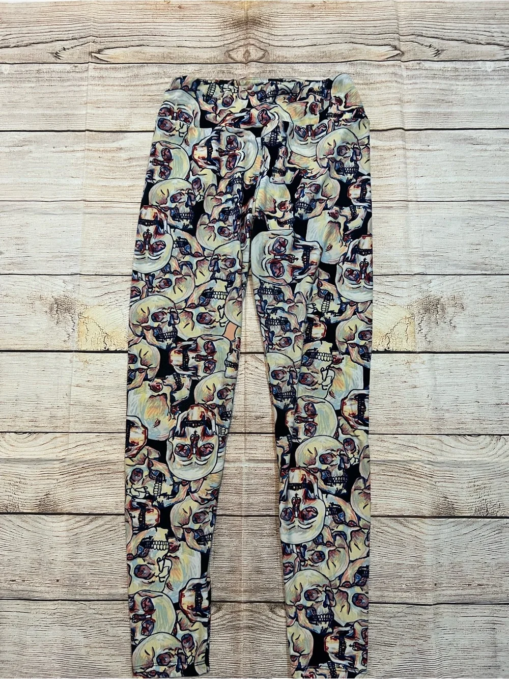 LuLaRoe Rare Skull OS Leggings